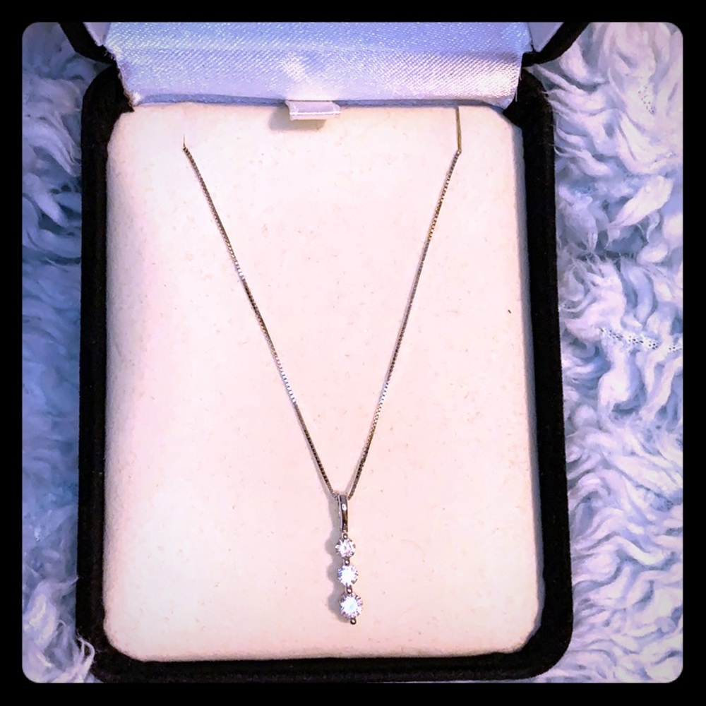 3 stoned Diamond Pendant and Necklace